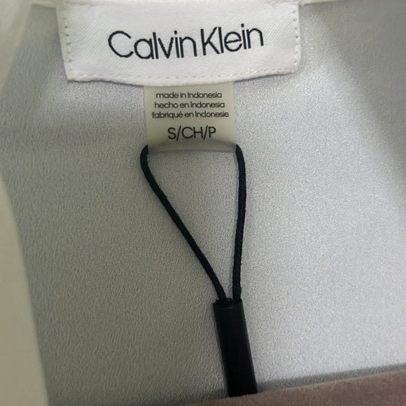 Sleeveless Calvin Klein blouse nwt - Picture 2 of 4
